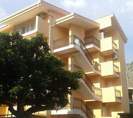 Apartments Percobic Сутоморе Екстериор снимка