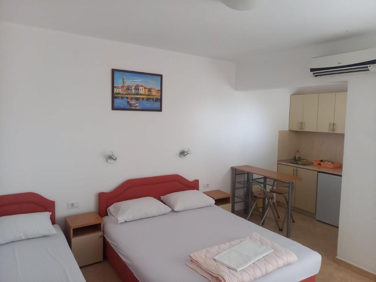 Apartments Percobic Сутоморе Екстериор снимка