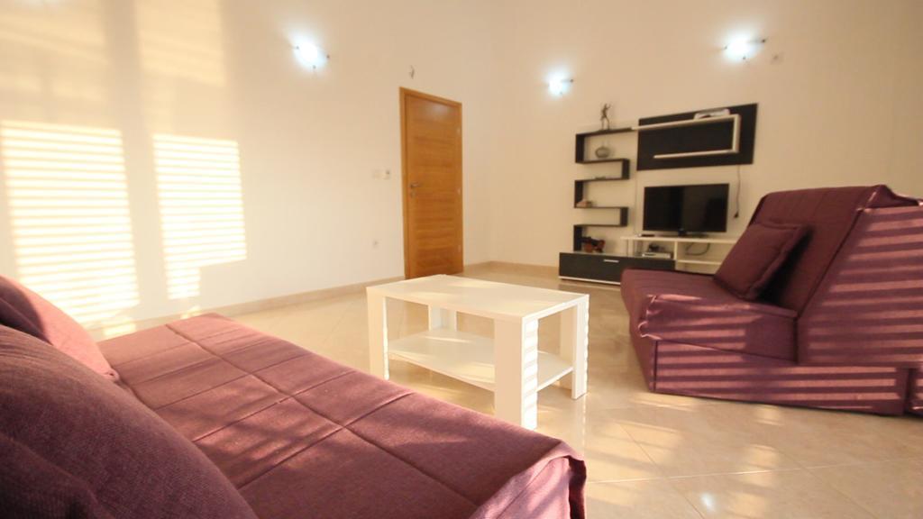 Apartments Percobic Сутоморе Стая снимка