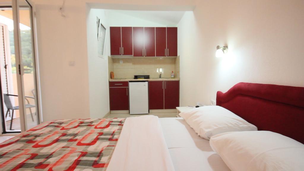 Apartments Percobic Сутоморе Стая снимка