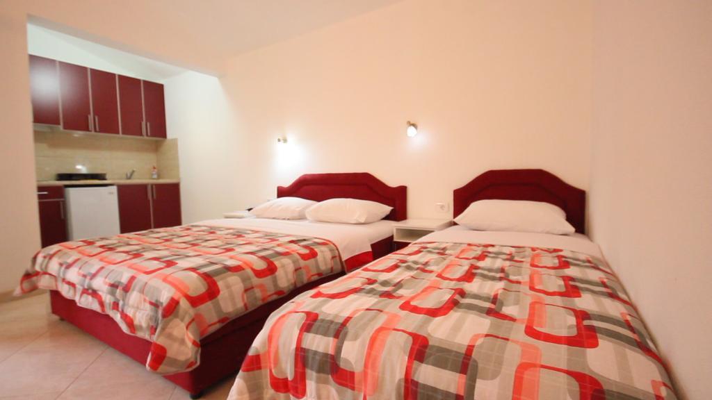 Apartments Percobic Сутоморе Стая снимка