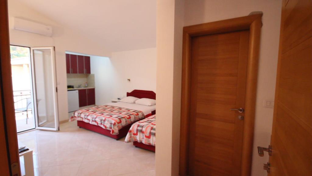 Apartments Percobic Сутоморе Стая снимка