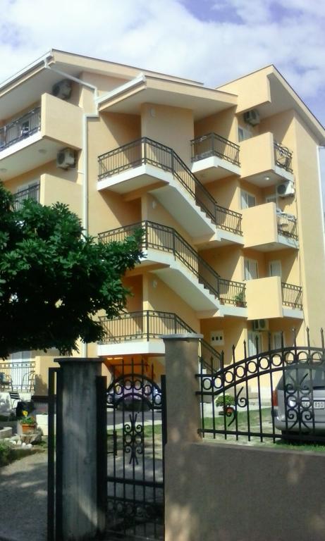 Apartments Percobic Сутоморе Стая снимка